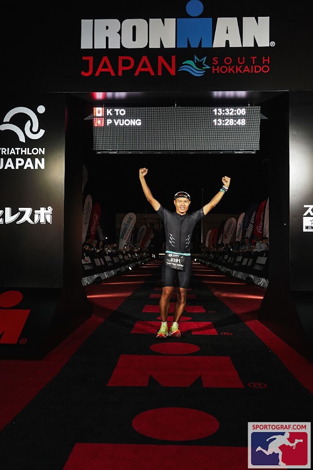 Phan Thái Vương về đích Ironman Japan South Hokkaido